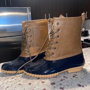 Duck boots